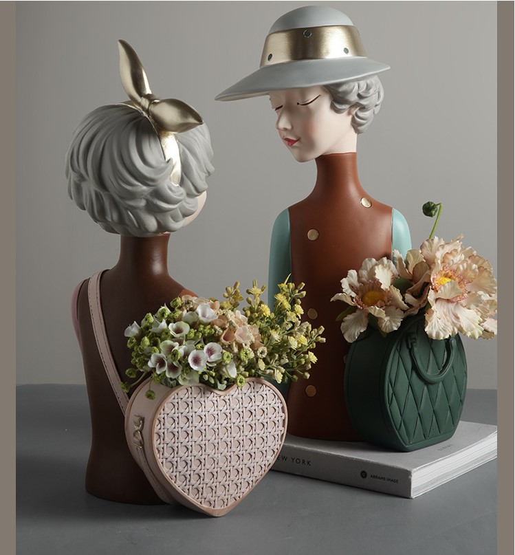 tuong co gai trang tri