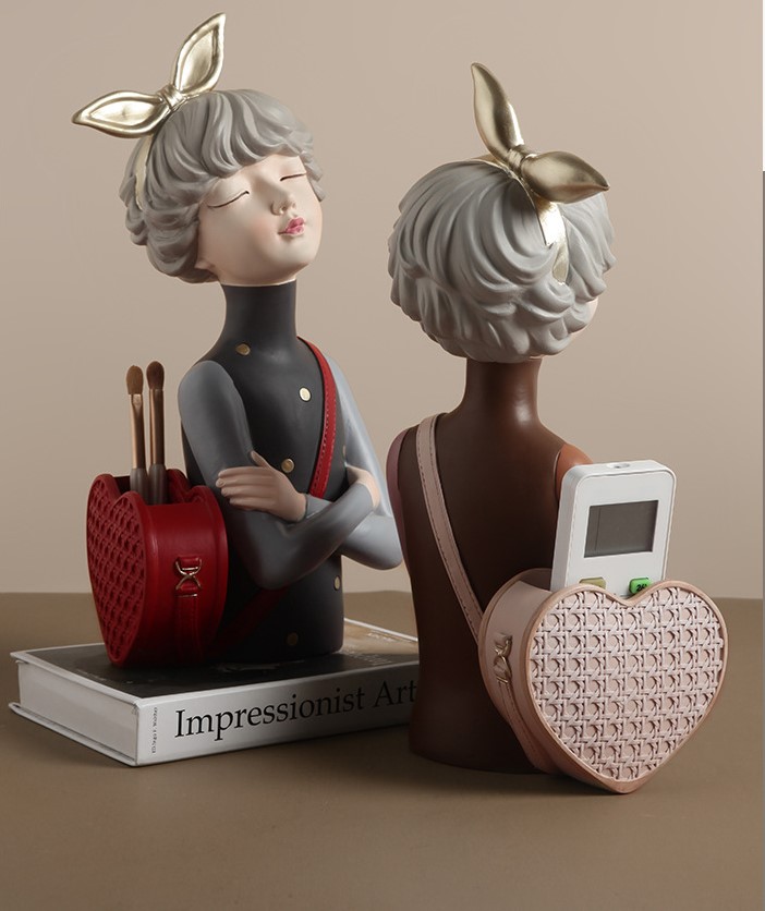 tuong co gai trang tri