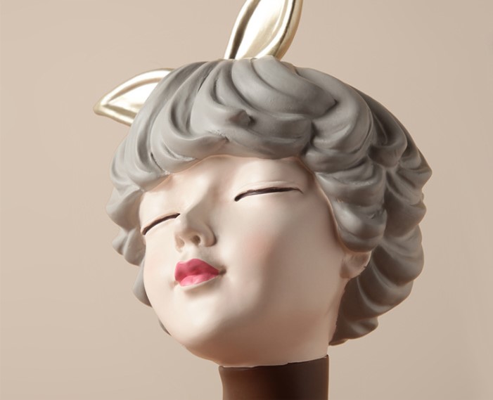 tuong co gai trang tri