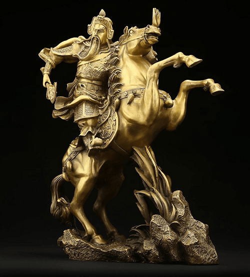 Tượng quan công cưỡi ngựa vung đao