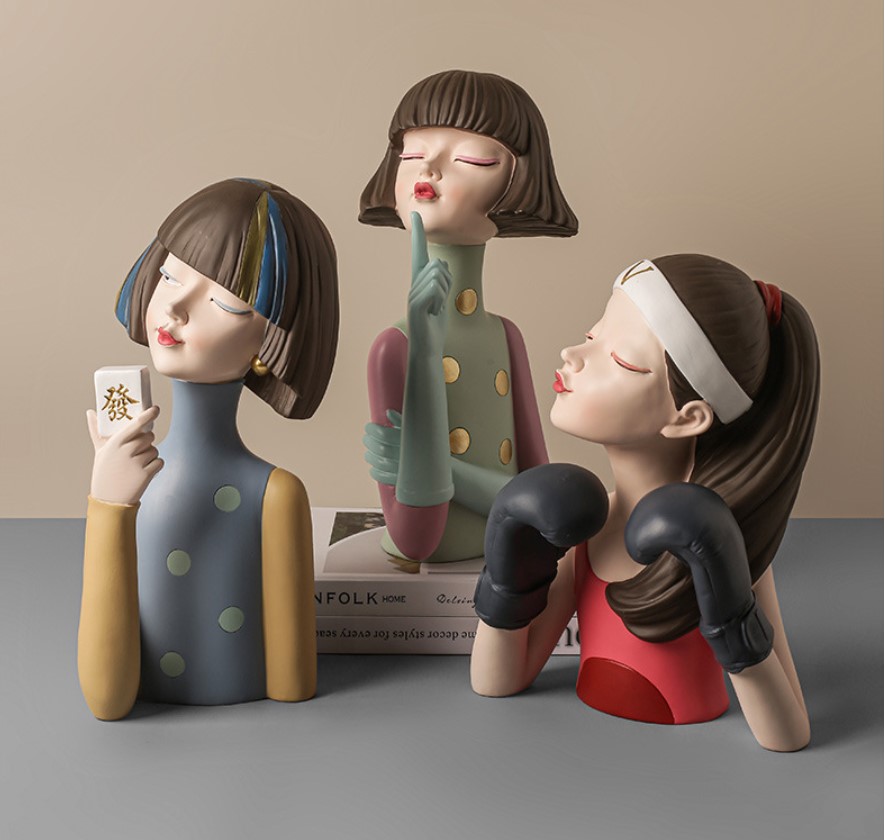 tuong co gai trang tri phong khach