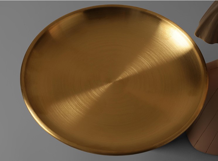 tuong co gai trang tri phong khach