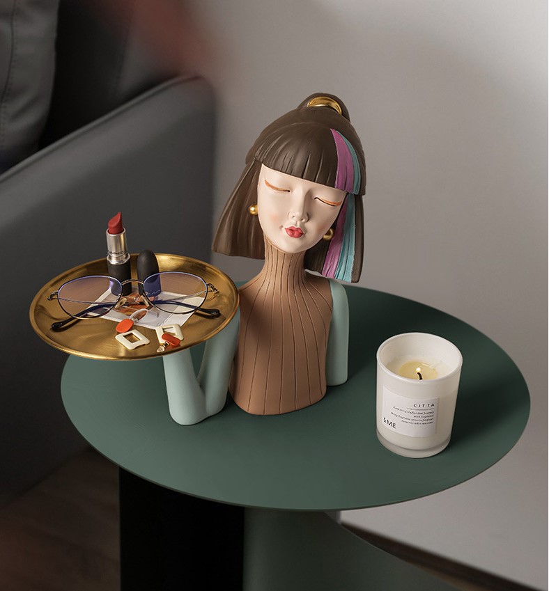 tuong co gai trang tri phong khach