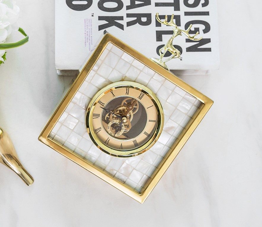 dong ho de ban bang dong