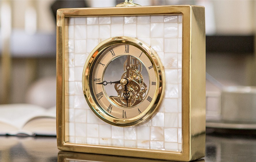 dong ho de ban bang dong