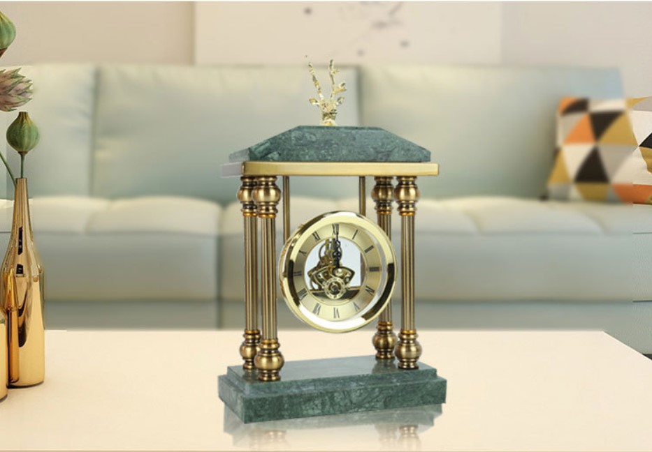 dong ho de ban trang tri