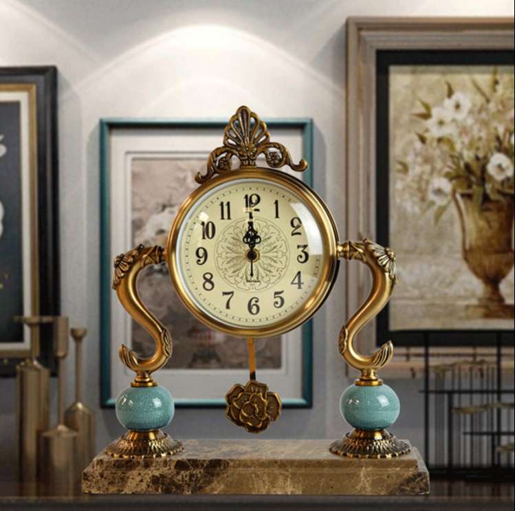 dong ho de ban trang tri 