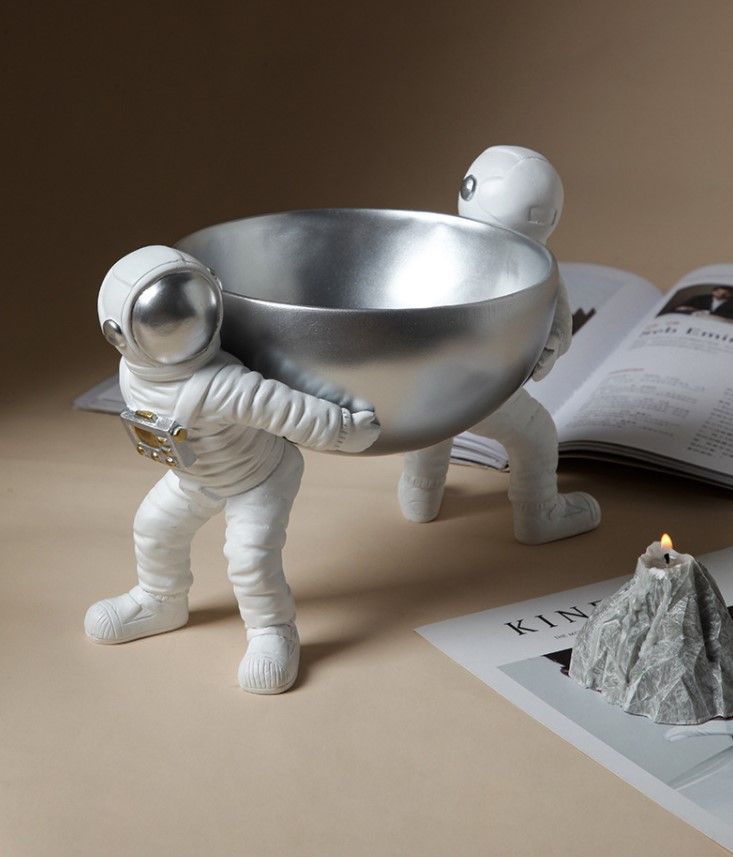 khay hoa qua phi hanh gia