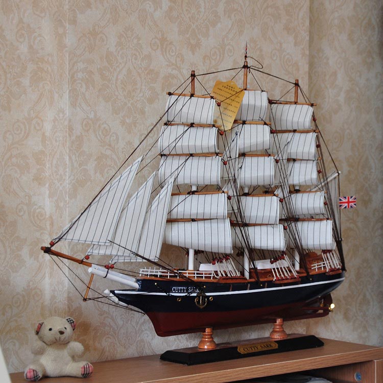 Mô hình thuyền buồm phong thủy bằng gỗ