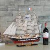 Mô hình thuyền buồm phong thủy bằng gỗ