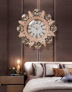 dong ho treo tuong phong cach chau au
