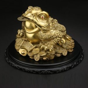 Cóc Thiềm Thừ đặt bàn thờ, cửa hàng mang ý nghĩa phong thủy
