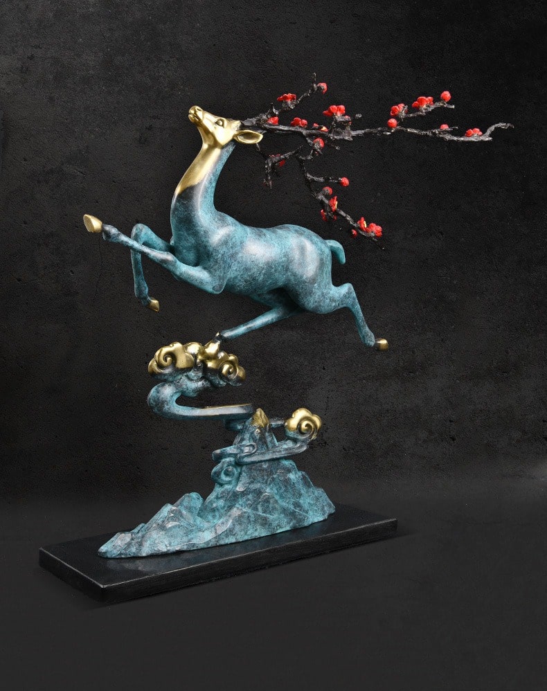 Tượng hươu cưỡi mây trang trí phòng khách