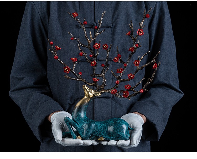 Tượng hươu sừng hoa anh đào 