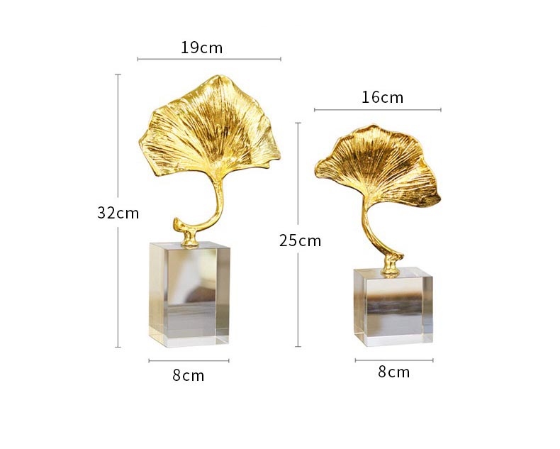 Mô hình lá sen vàng thích hợp trang trí để bàn