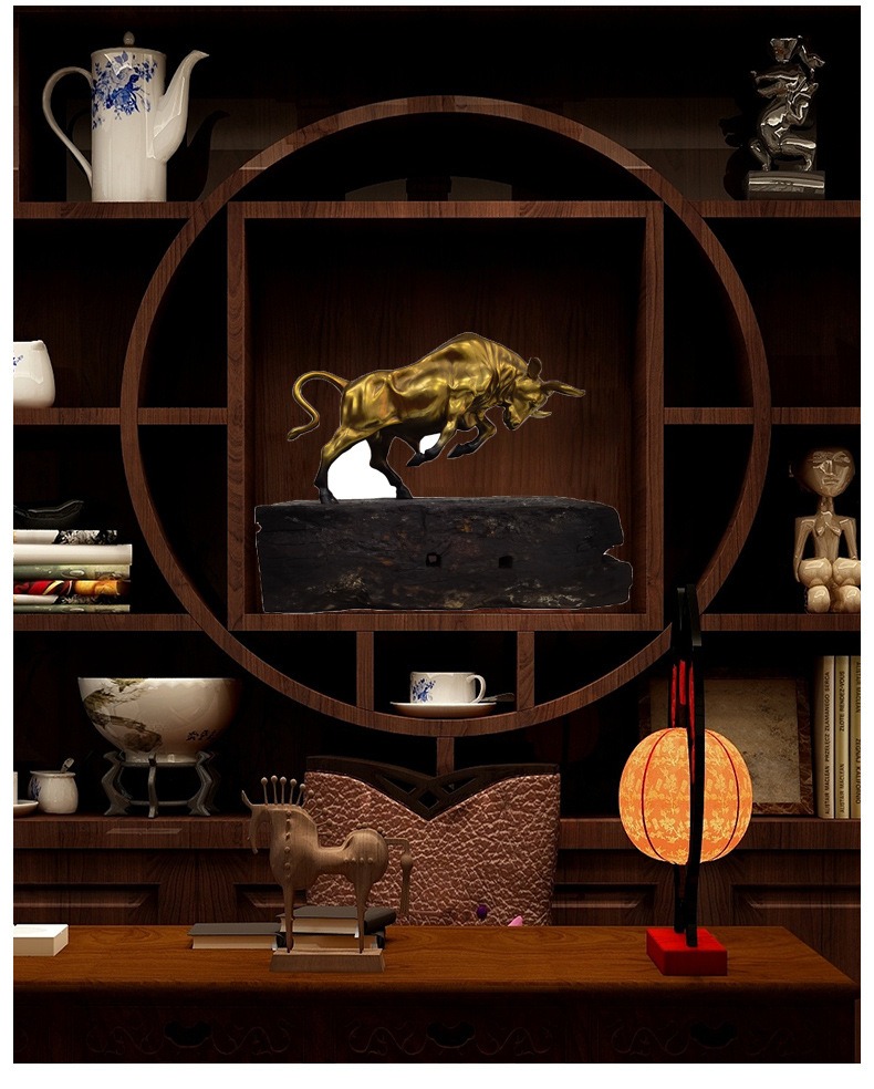 Tượng bò tót đồng đóng đế gỗ