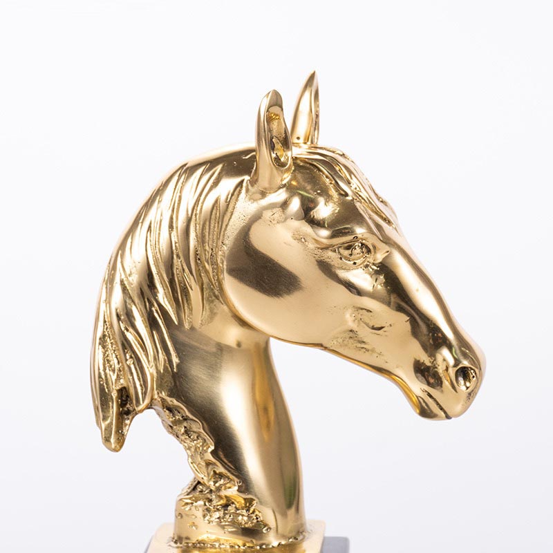 Tượng đầu ngựa đồng thích hợp trang trí phòng khách