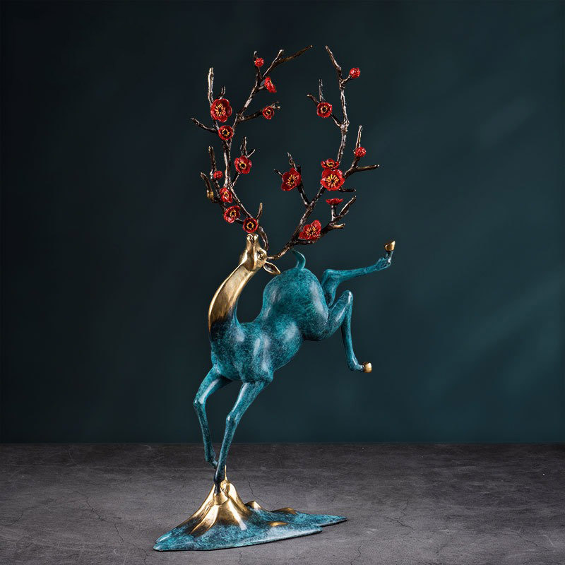 Tượng hươu phong thủy sừng hoa mai đỏ