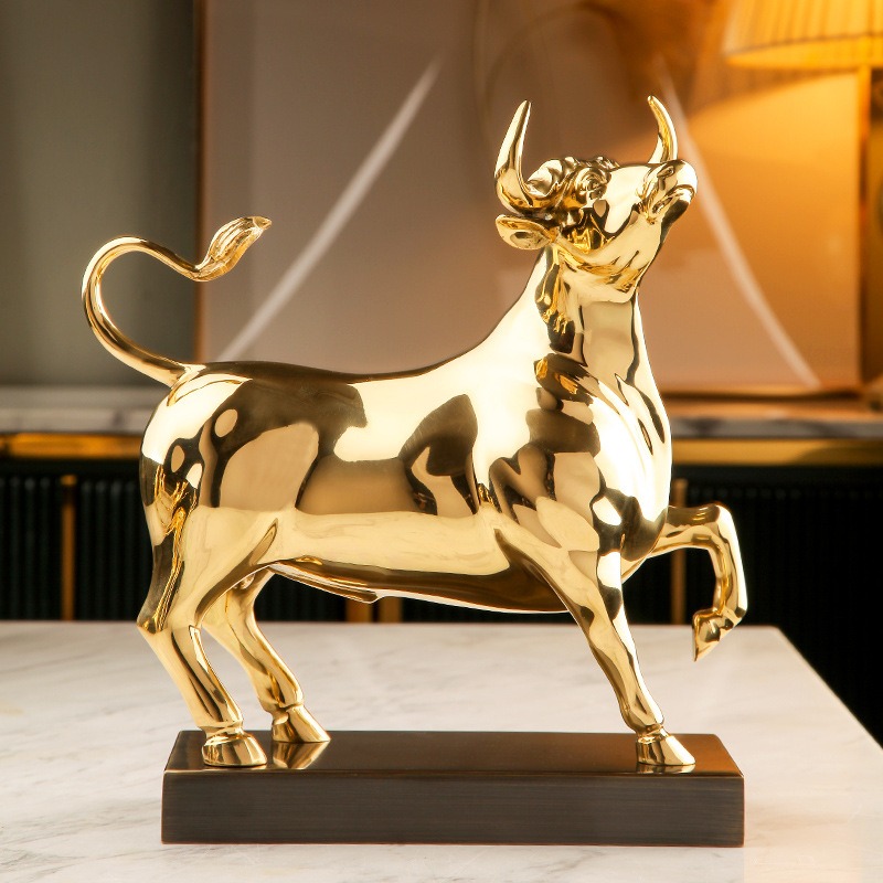 Tượng trâu đồng phong thủy trang trí phòng khách