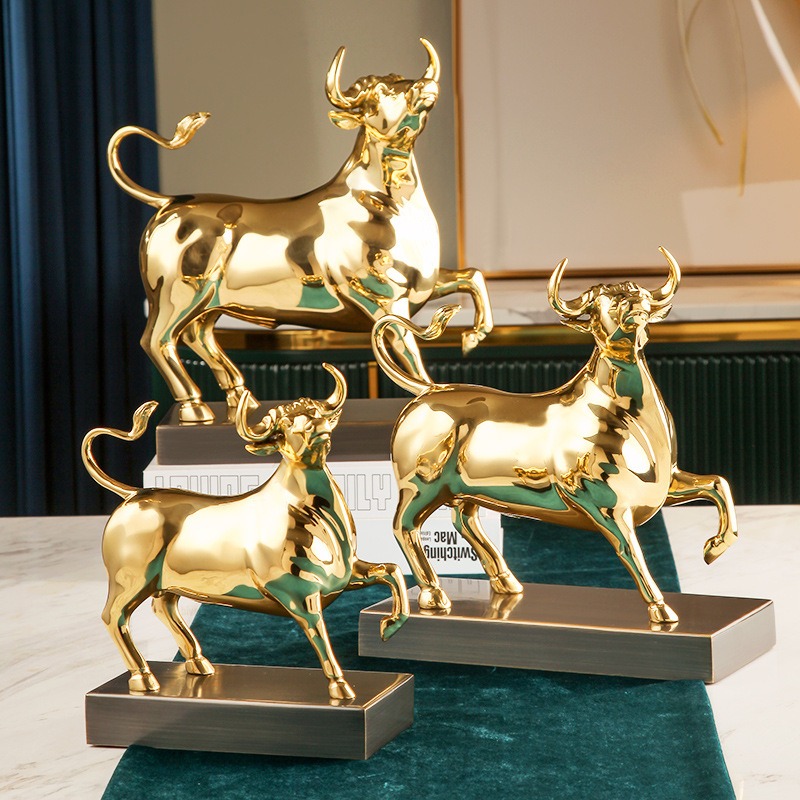 Tượng trâu đồng phong thủy trang trí phòng khách