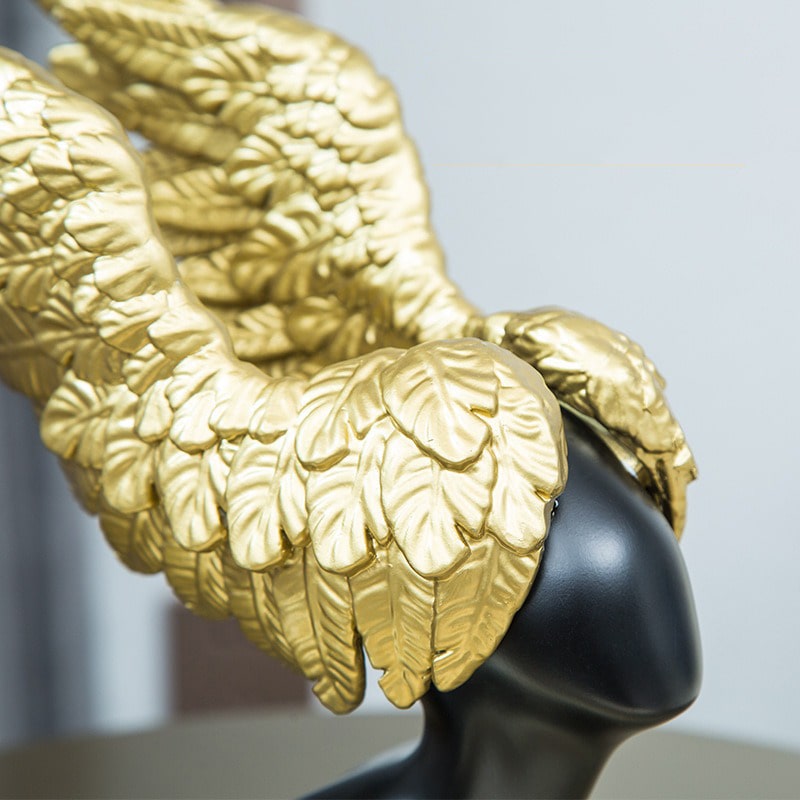 Tượng nghệ thuật “Tiên hắc ám”