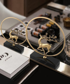 Mẫu hươu decor phòng khách sang trọng