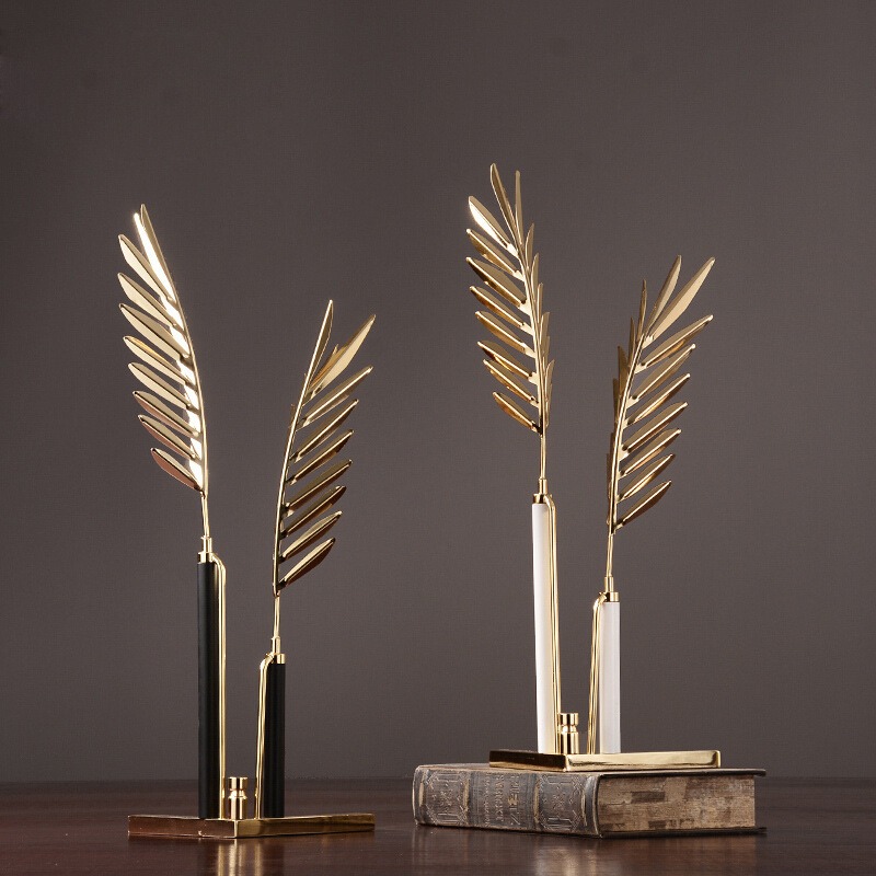 Lá lông vũ kim loại