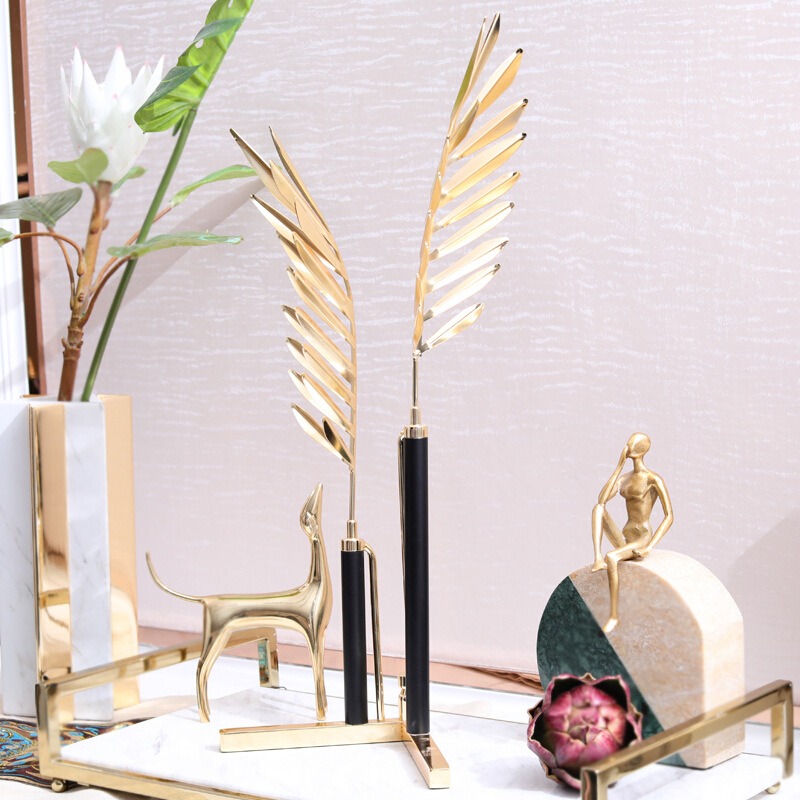 Lá lông vũ kim loại