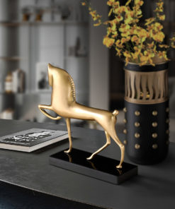 Tượng ngựa đồng trìu tượng