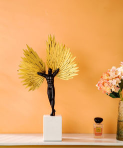 Tượng nam thần bóng đêm