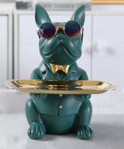 Chó nhỏ bưng khay xinh xắn