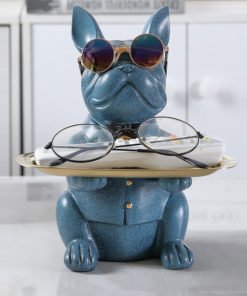 Chó nhỏ bưng khay xinh xắn