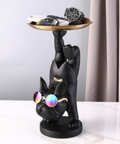 Chó nhỏ bưng khay xinh xắn