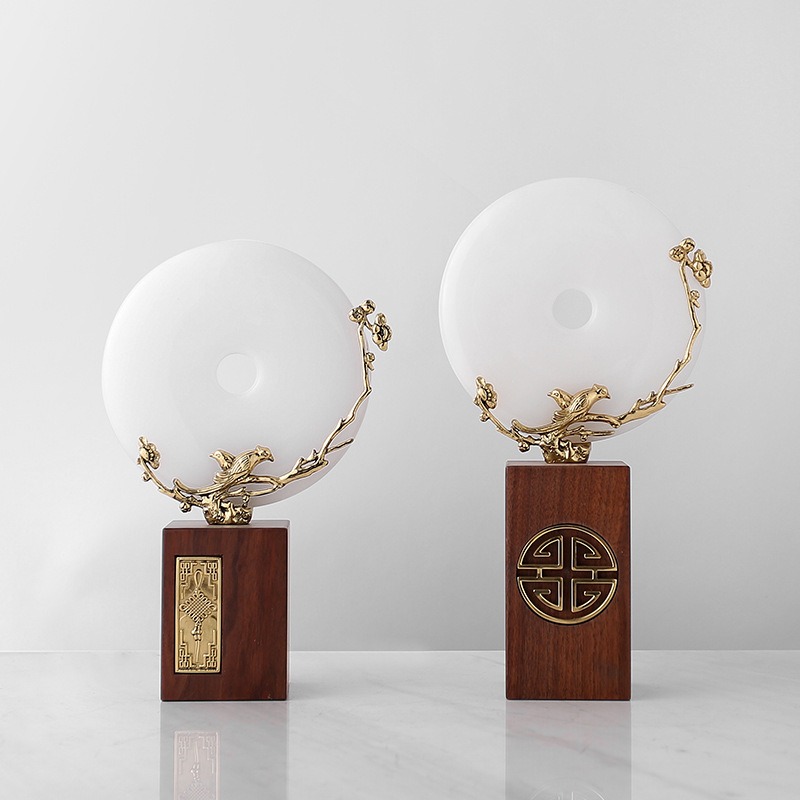 Đồng điếu ngọc bích trang trí phòng khách