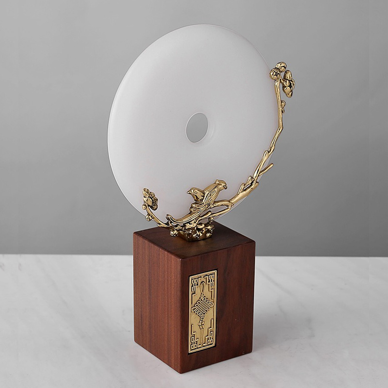 Đồng điếu ngọc bích trang trí phòng khách