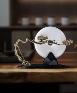 Decor cây tùng dưới trăng