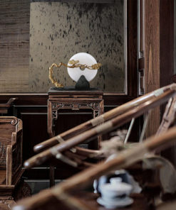 Decor cây tùng dưới trăng