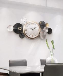 Đồng hồ treo tường cổ điển