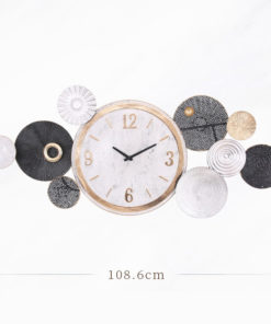 Đồng hồ treo tường cổ điển