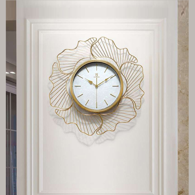 Đồng hồ treo tường hình bông hoa