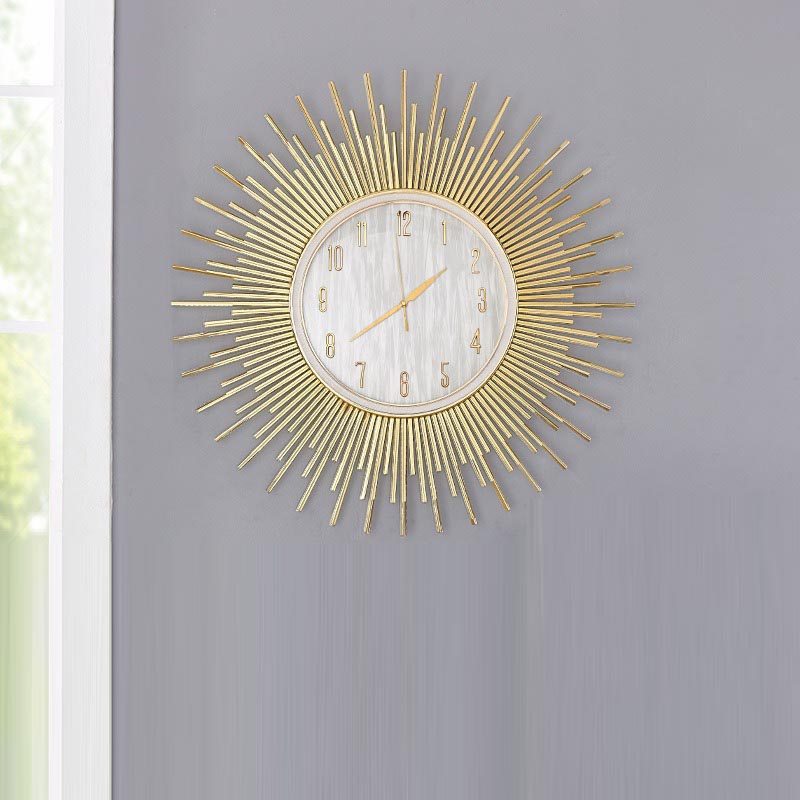 dong-ho-treo-tuong-don-gian 8 Đồng hồ treo tường dáng tròn