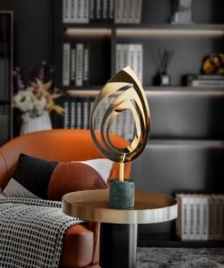 Mô hình chiếc là bằng kim loại