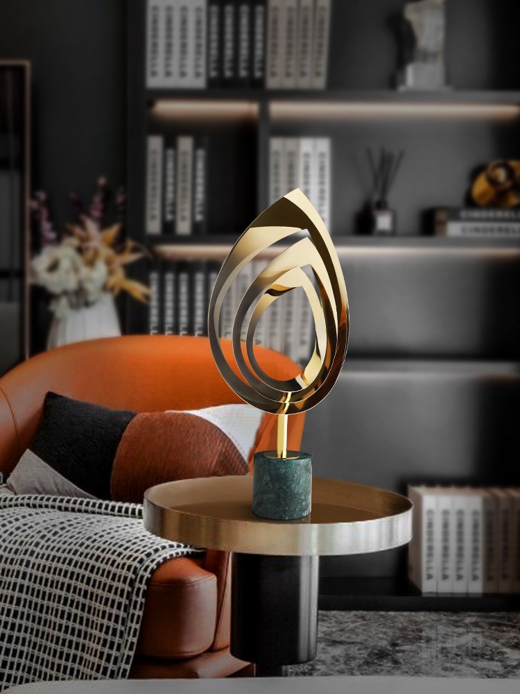 Mô hình chiếc là bằng kim loại