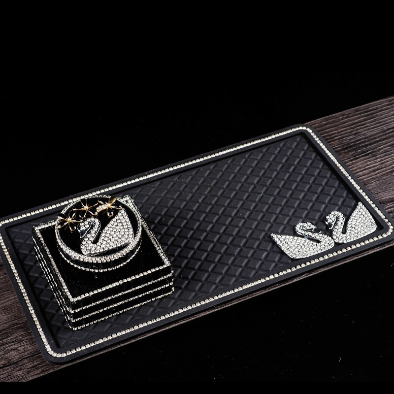 bo-nuoc-hoa-thien-nga-de-oto Bộ nước hoa thiên nga gắn đá đáng yêu