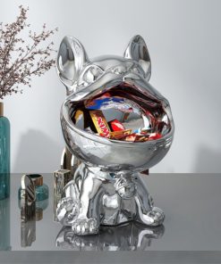 Chó há miệng đựng kẹo mới lạ