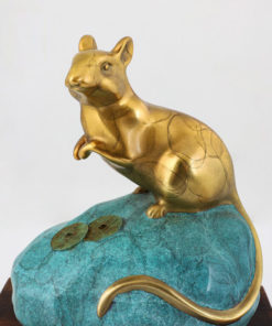 Chuột tiền vàng bằng đồng mang lại may mắn cho gia chủ