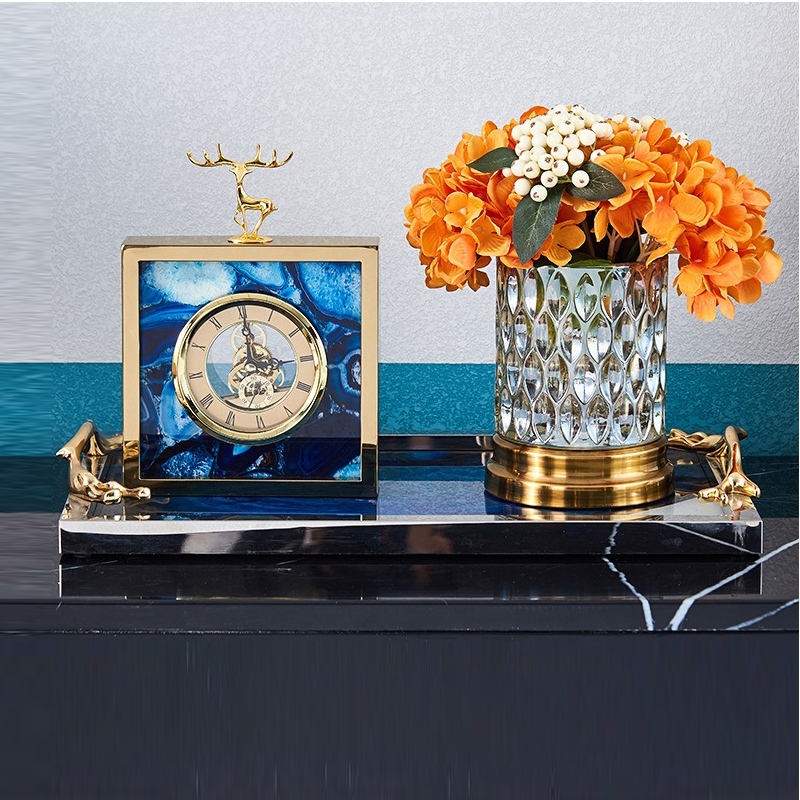 dong-ho-de-ban-hien-dai 5 Đồng hồ để bàn được yêu thích