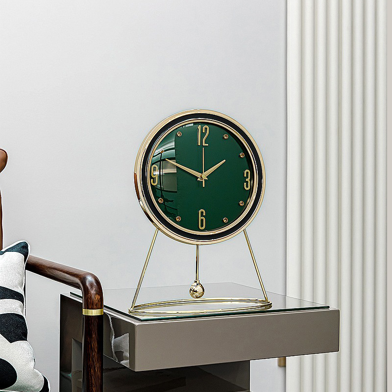 dong ho qua lac dec ban trang tri 5 Đồng hồ quả lắc để bàn sang trọng, lạ mắt