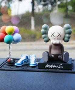 Gấu KAWS xinh xắn