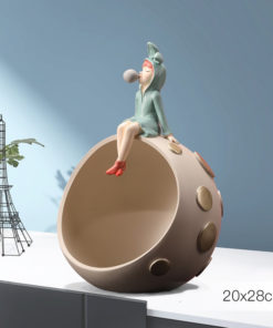 Khay kẹo cô gái xinh xắn đẹp bắt mắt